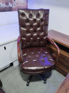 office poshish chair available