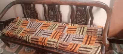 5 seaters sofa set  mazboot lakri ka bna hoa hy