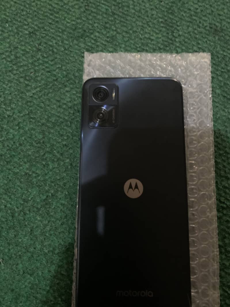 Moto e22 1