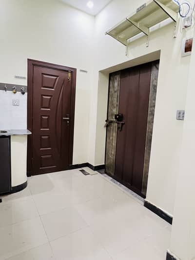 STUDIO FOR RENT Bachelor/ Online Working Paris Road Street # 4 Sialkot