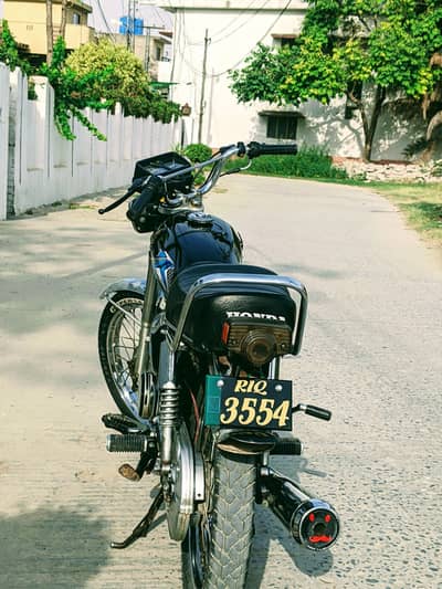 "Honda CG 125 For Sale | Powerful Engine | Smooth Ride"
