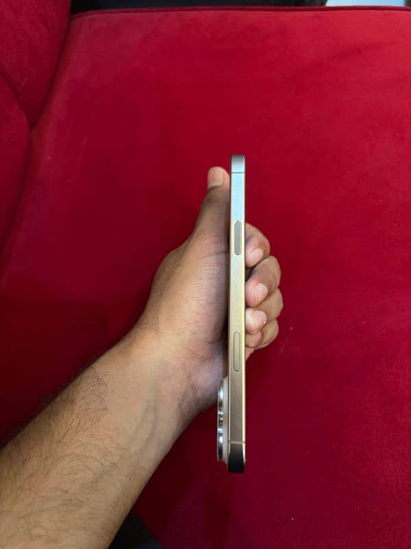 iPhone 15 Pro Max JV 3
