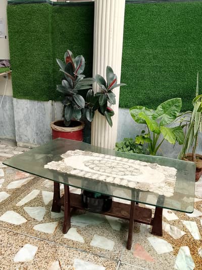 dining table I. great condition perfect for your room or kitchen