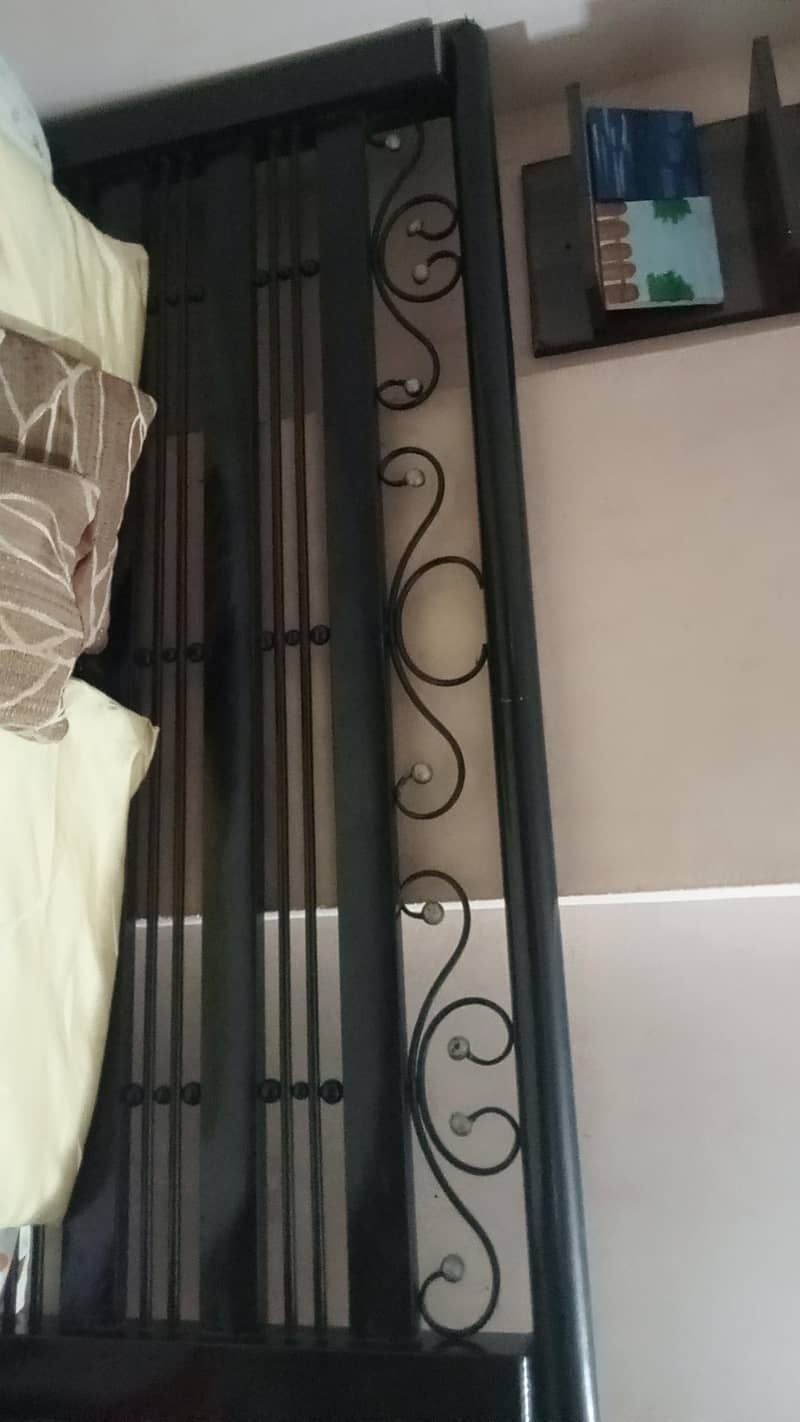iron bed 1