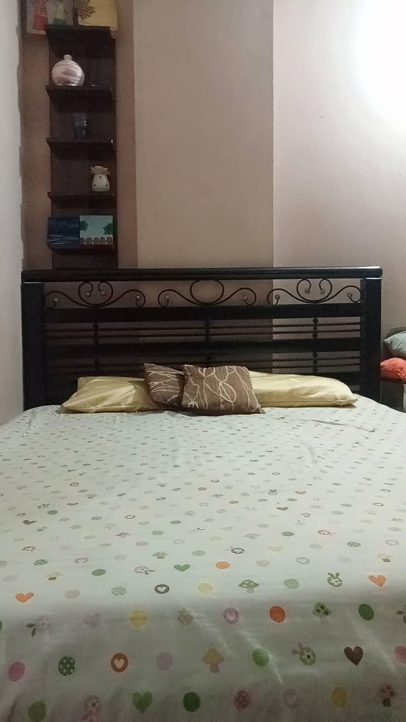 iron bed 2