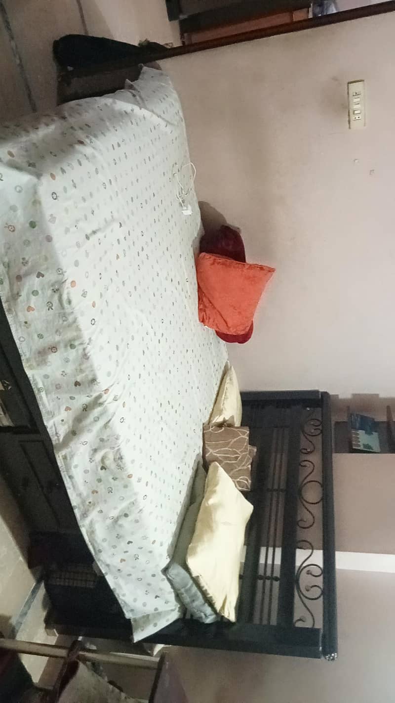 iron bed 4