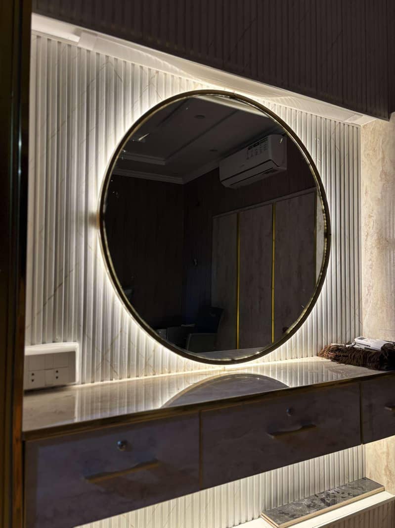 Trendy wall Mirrors & tables 0