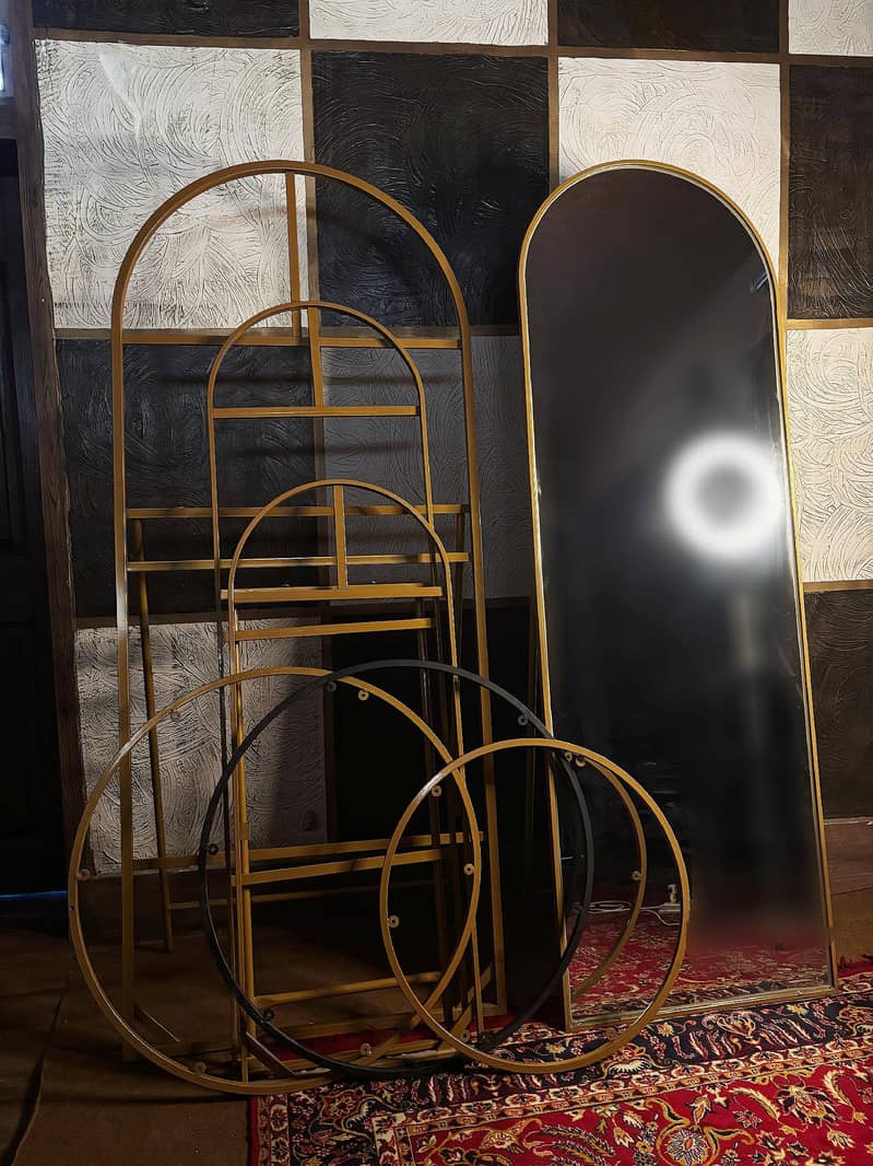 Trendy wall Mirrors & tables 2