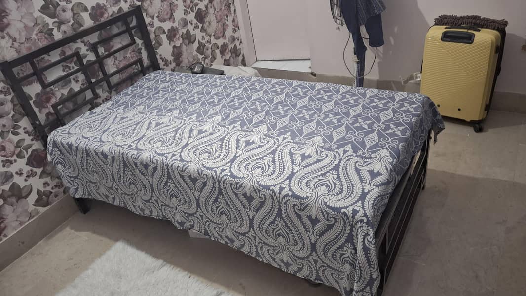 Single bed branded 1