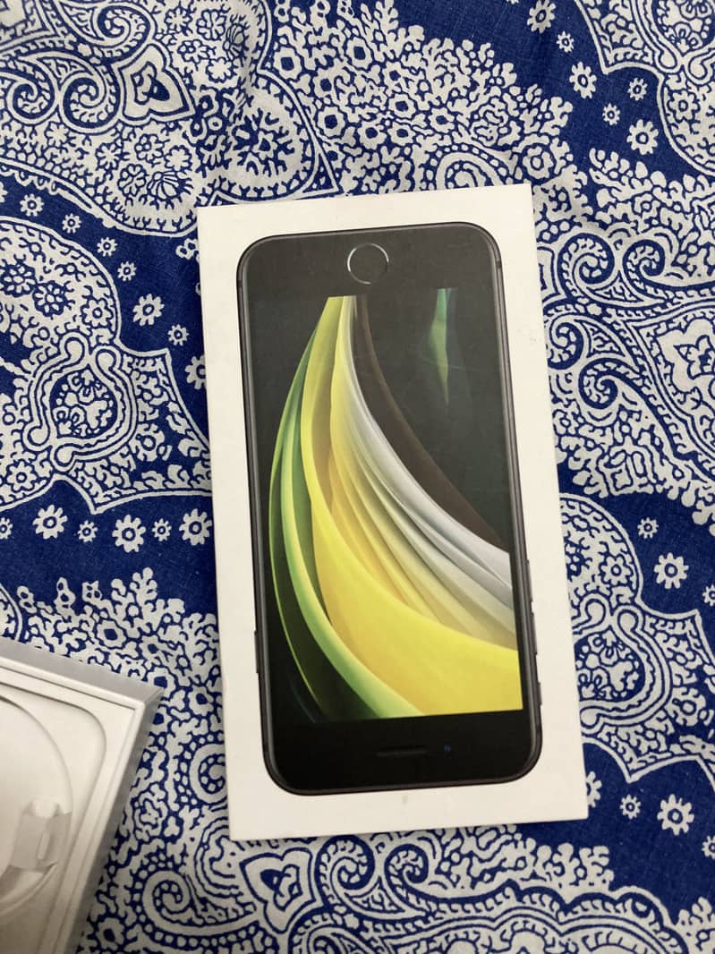 iPhone SE 2020 1