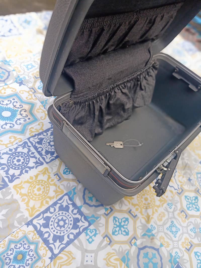 Vintage Samsonite Case 3
