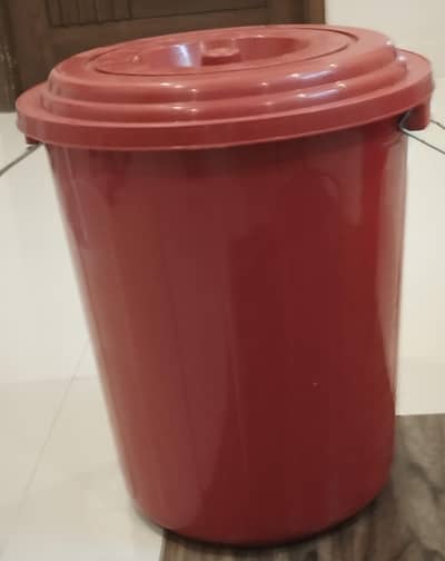 Big Water bucket with cap / Storage Bucket / Dustbin