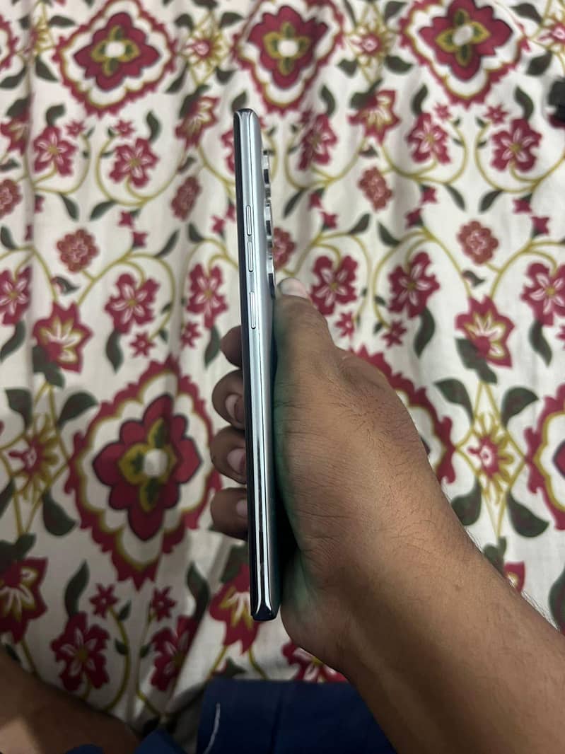 Tecno Camon 40 pro 0
