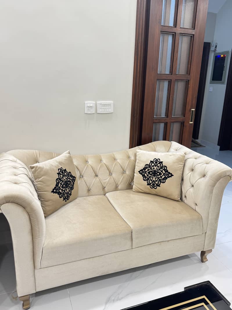 Chairs plus sofa set with centre table 4