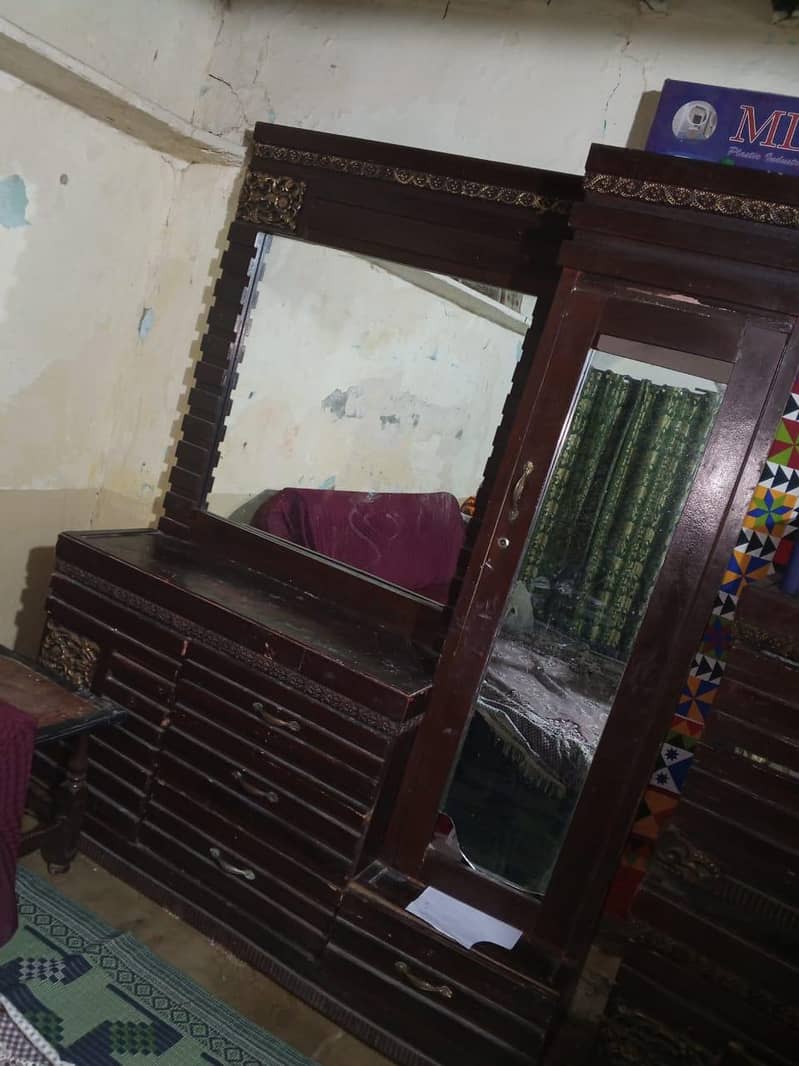 double dressing table 0