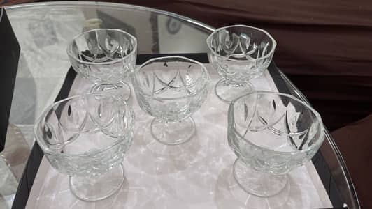 Glass bowl set of 5