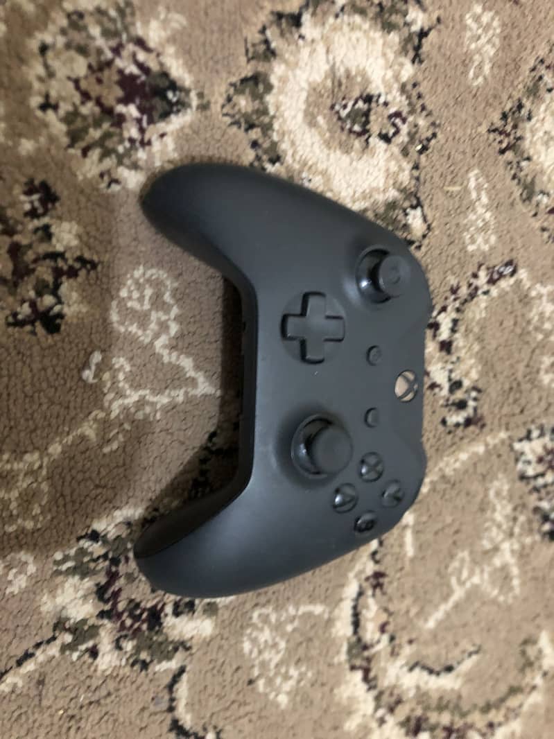 Xbox one X 3
