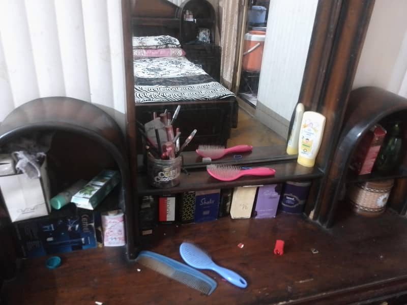 Dressing Good condition 3