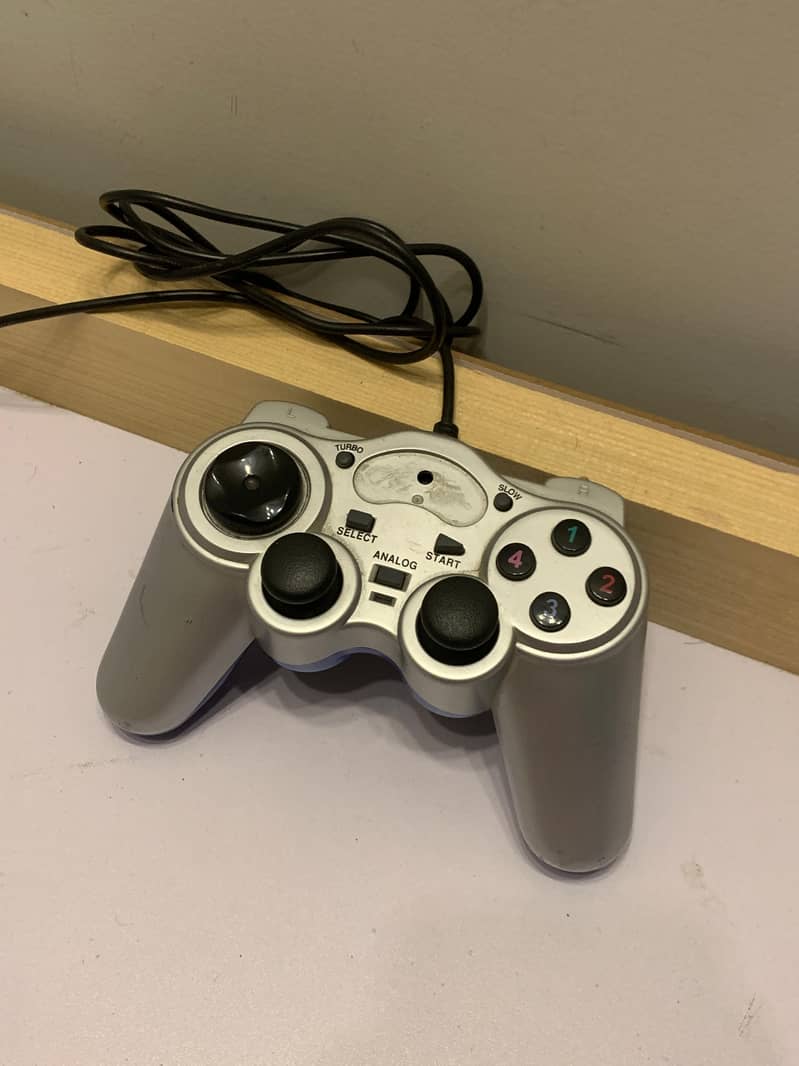 Gaming controller(wired) 0