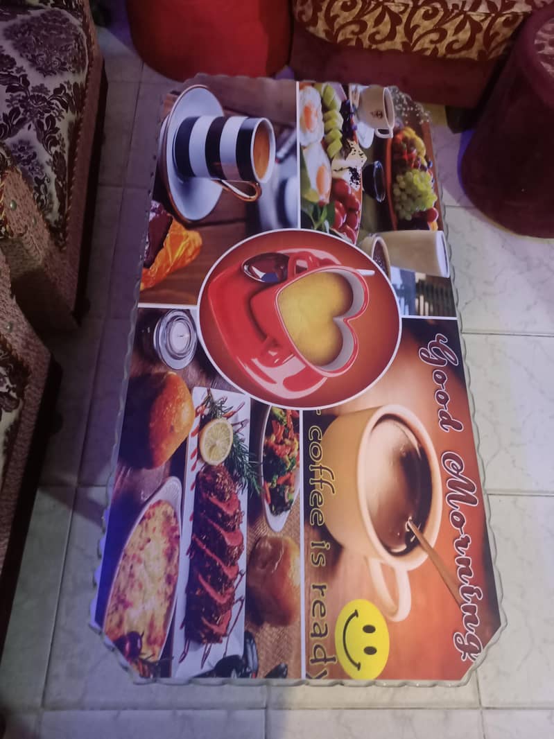 centre Table attractive mint condition 0