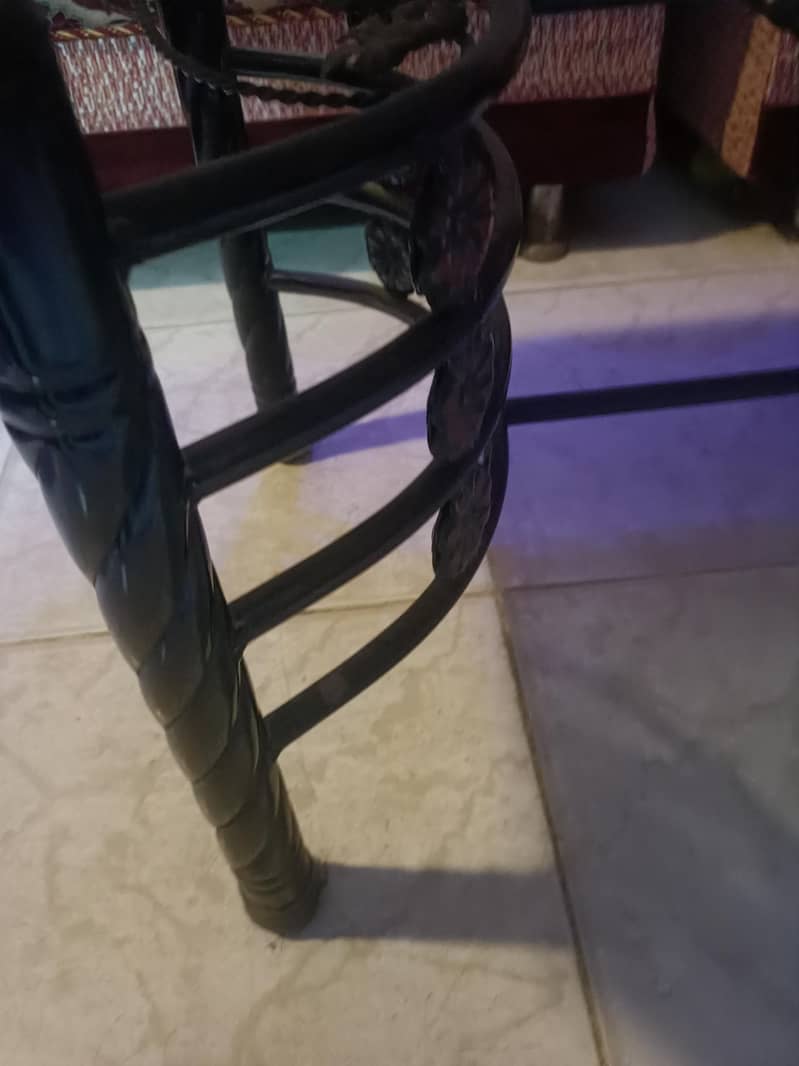 centre Table attractive mint condition 1