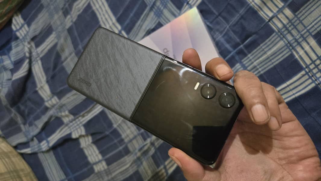 Infinix zero flip 3