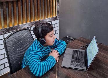 female Quran tutor Tafseer Teacher Qaria alima School tutor