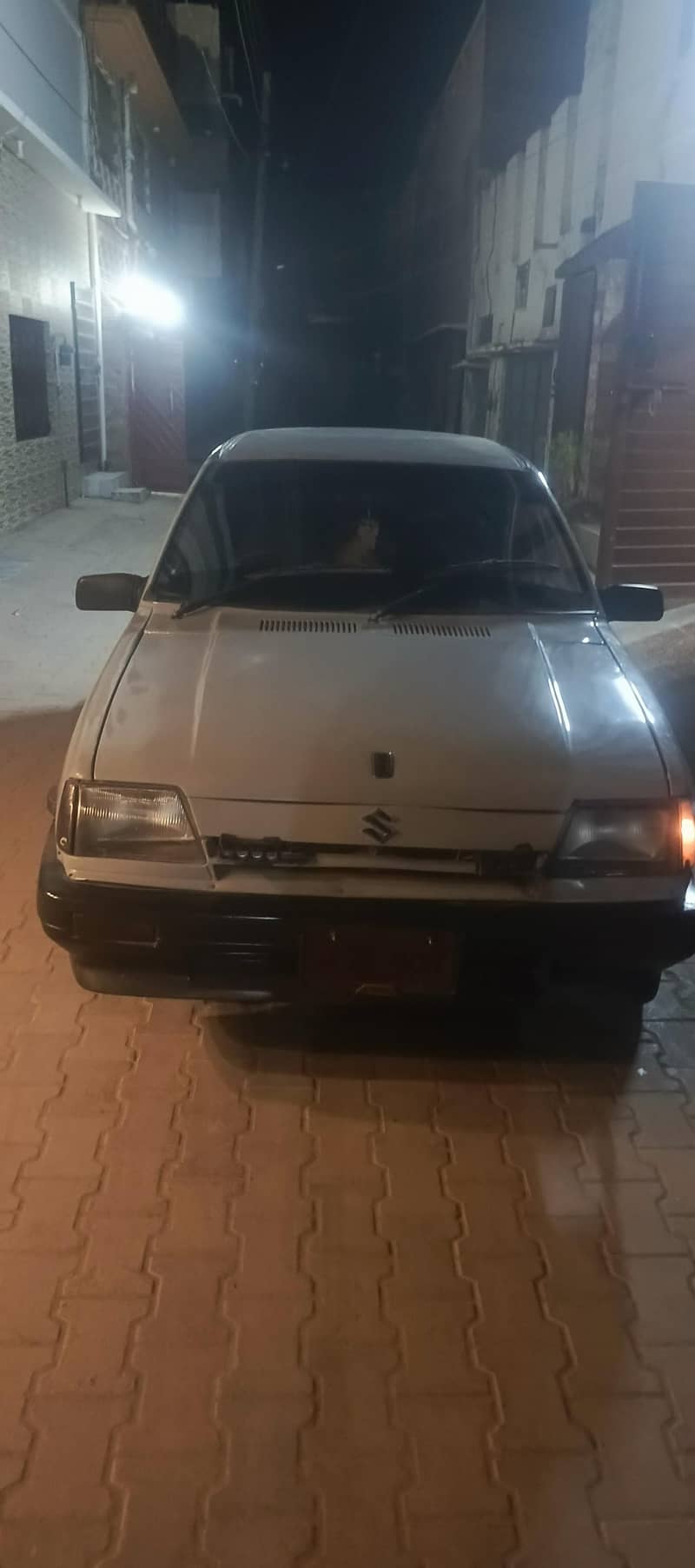 گاڑی بہت اچھی ہےاندر سے ٹوٹل جینین ہے 1