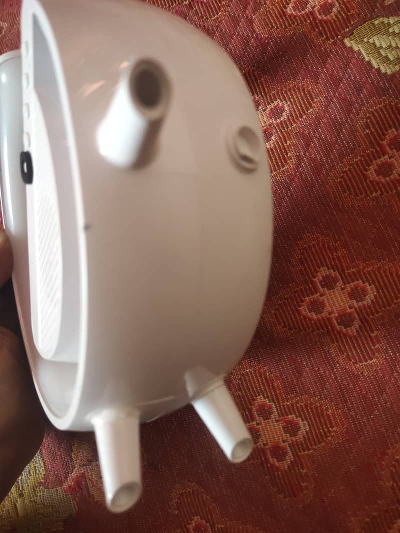 G shape light Bluetooth speaker 1