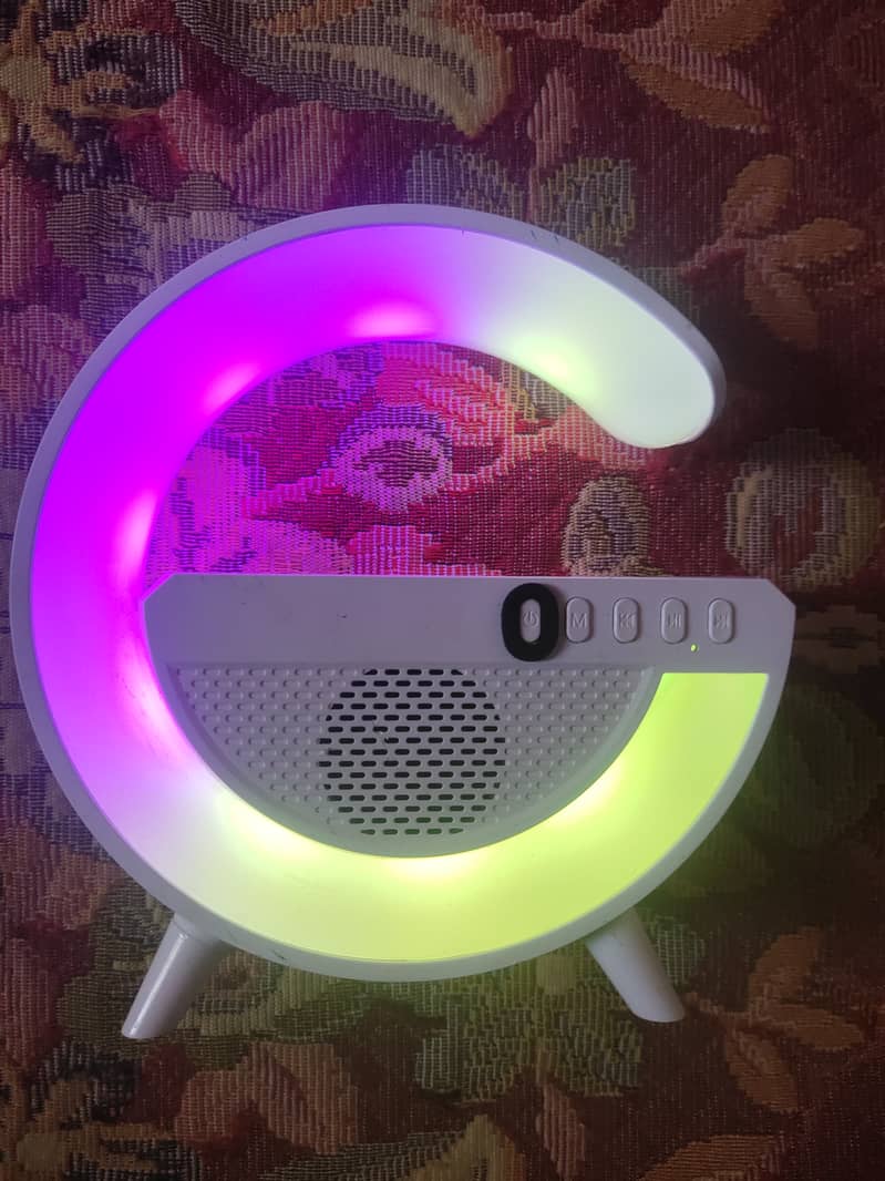 G shape light Bluetooth speaker 4