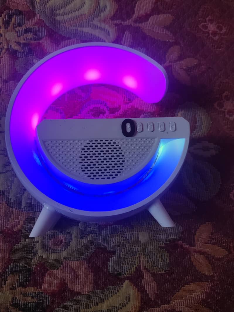 G shape light Bluetooth speaker 5