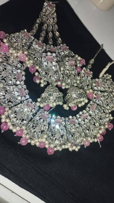 Valima heavy jewellery set (silver and pyazi colour) - Jewellery ...
