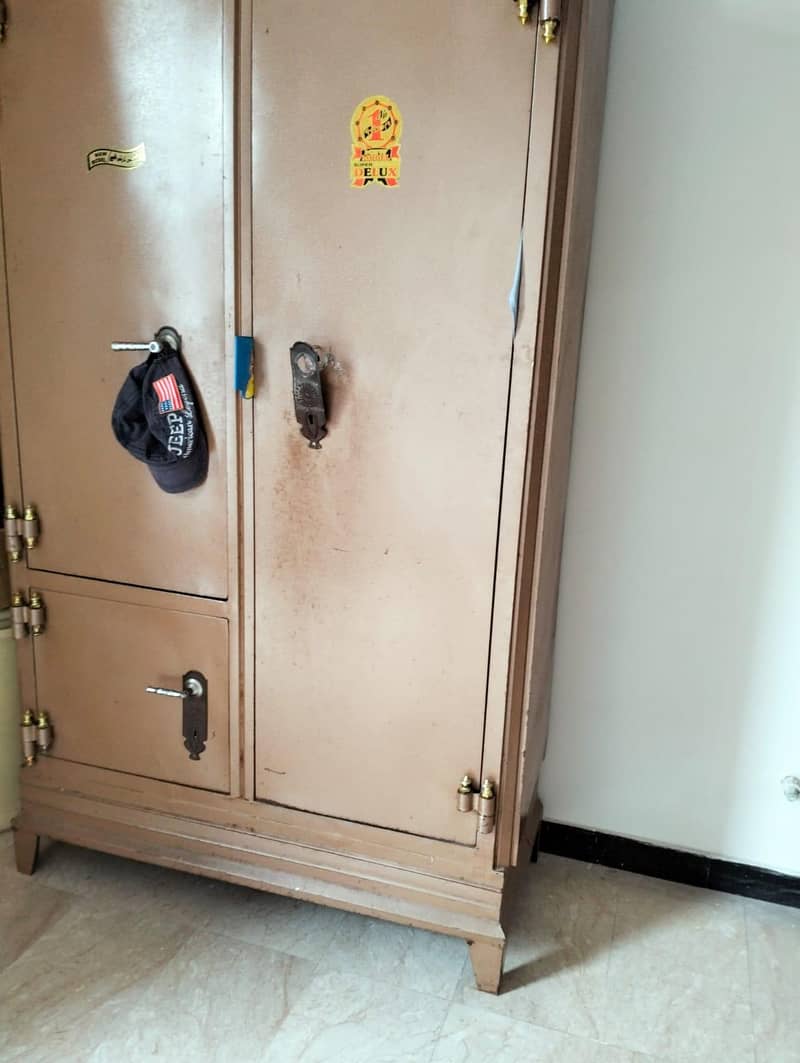 heavy weighted safe 1