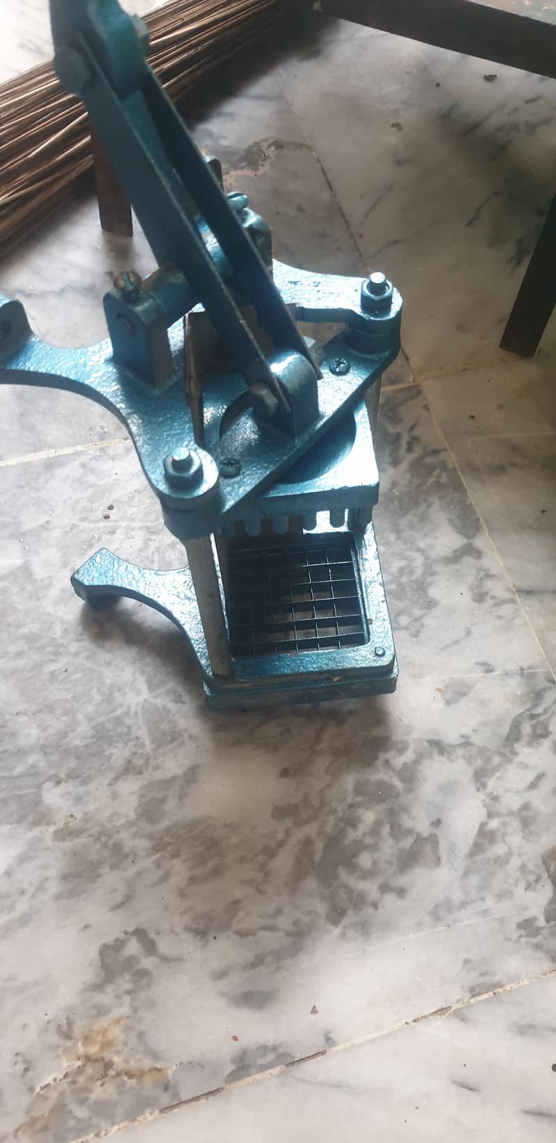 chips maker 0