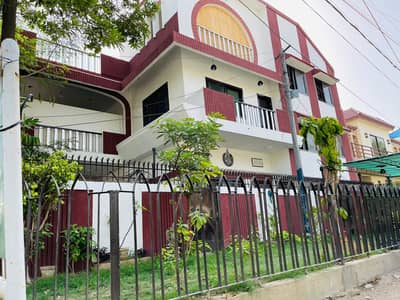 Girls Hostel Gulshan-e-Iqbal | Female Students