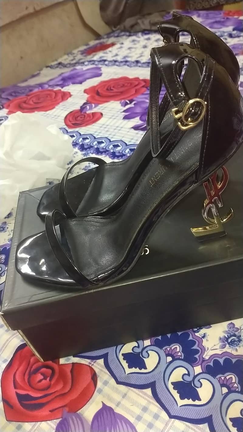 Saint Laurent heel. 2