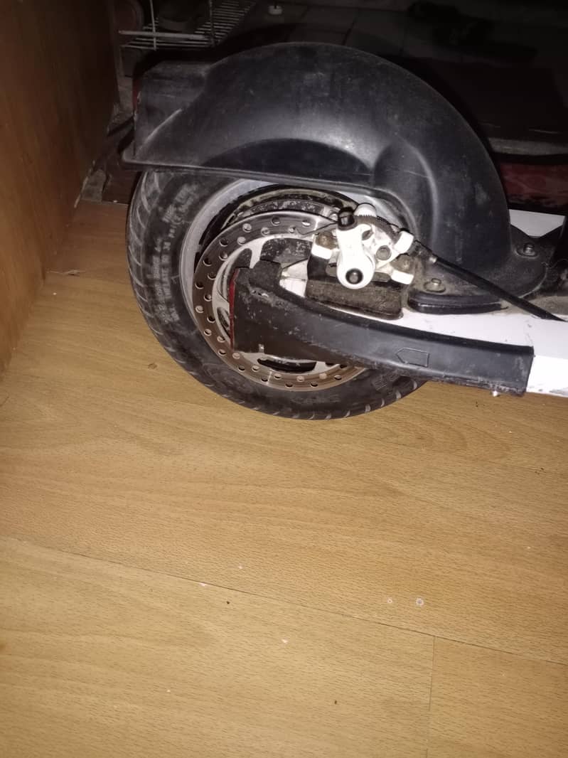 electric scooty mint condition 5