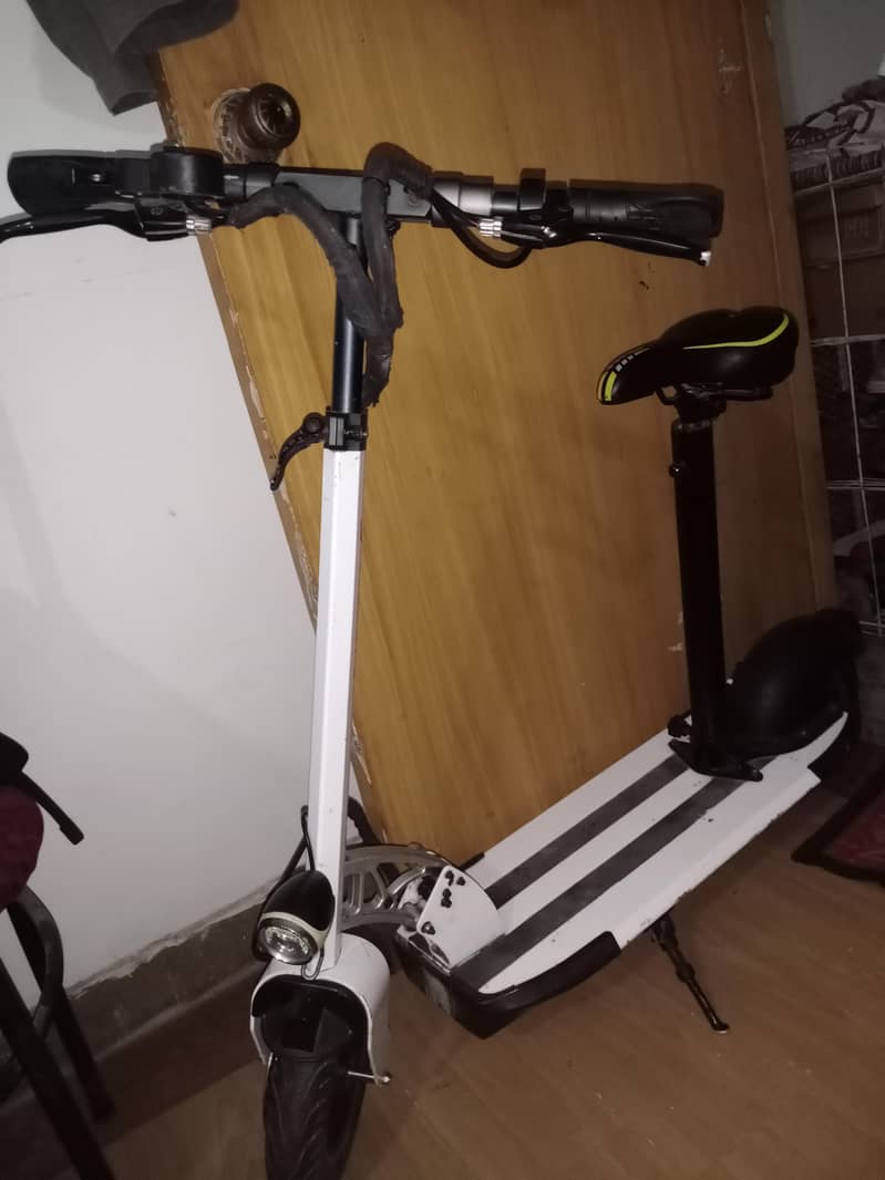 electric scooty mint condition 11