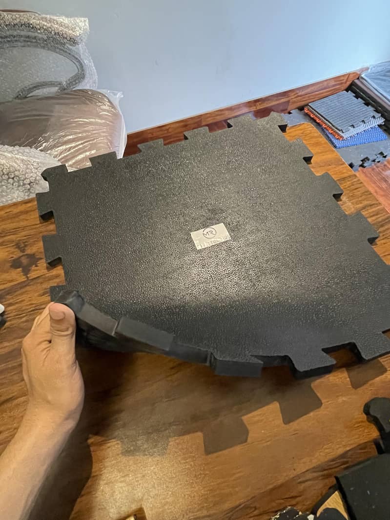 Interlocking Rubber Tiles/Mats 0