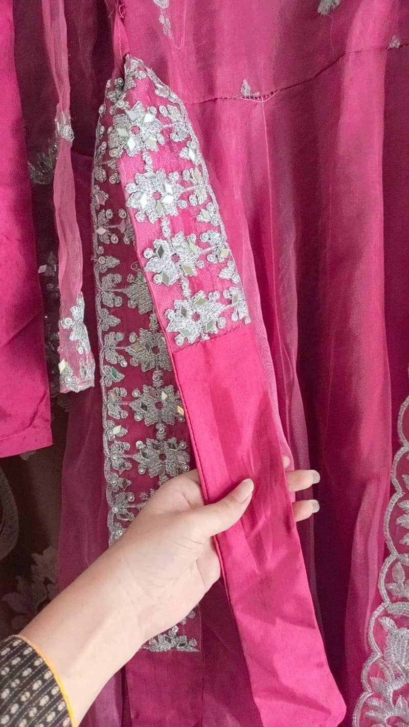 Ayesha's 10