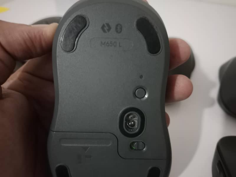 logitech M650l wireless+ Bluetooth mouse 7