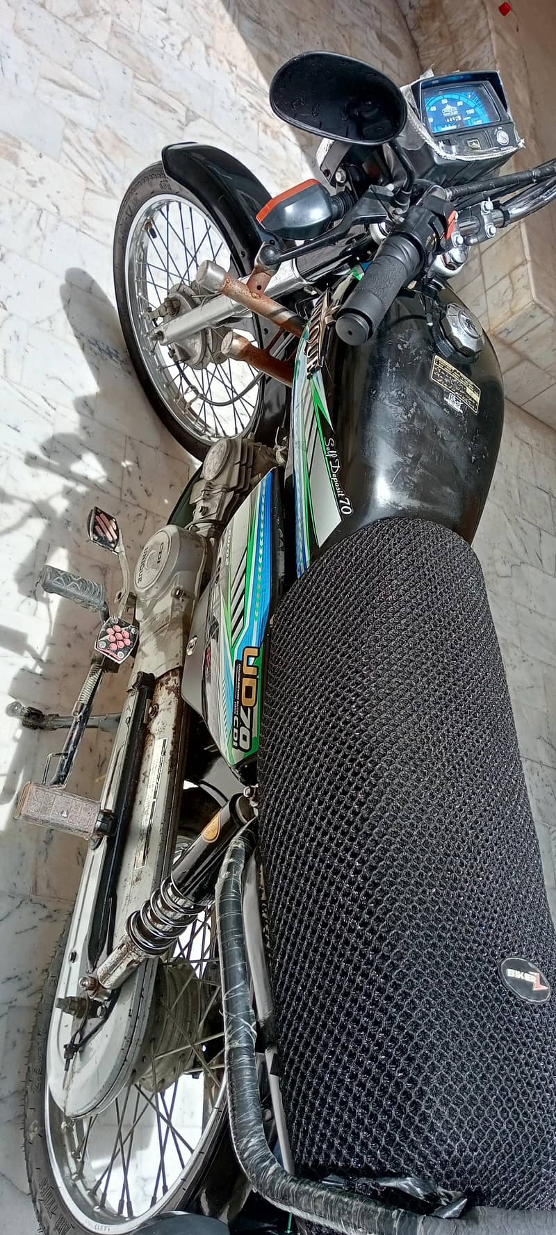 Unique 70 2023 12