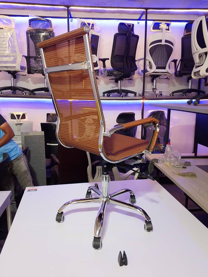 آرام دہ اور جدید آفس چیئر – بہترین کوالٹی ہائی کوالٹی اور ایرگونومک 10