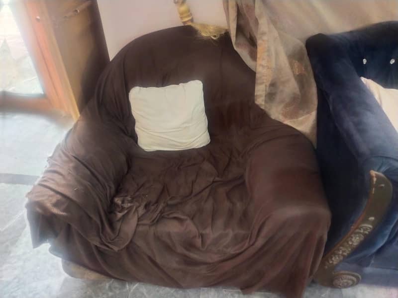 7 seater sofa set. 2