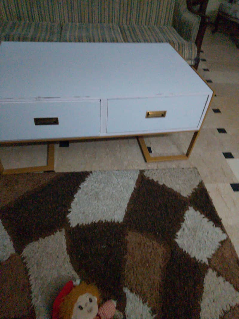 brand new centre table 0
