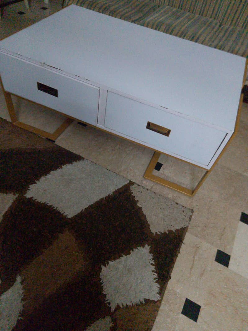 brand new centre table 1