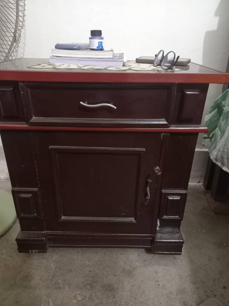 double bed with side table 0