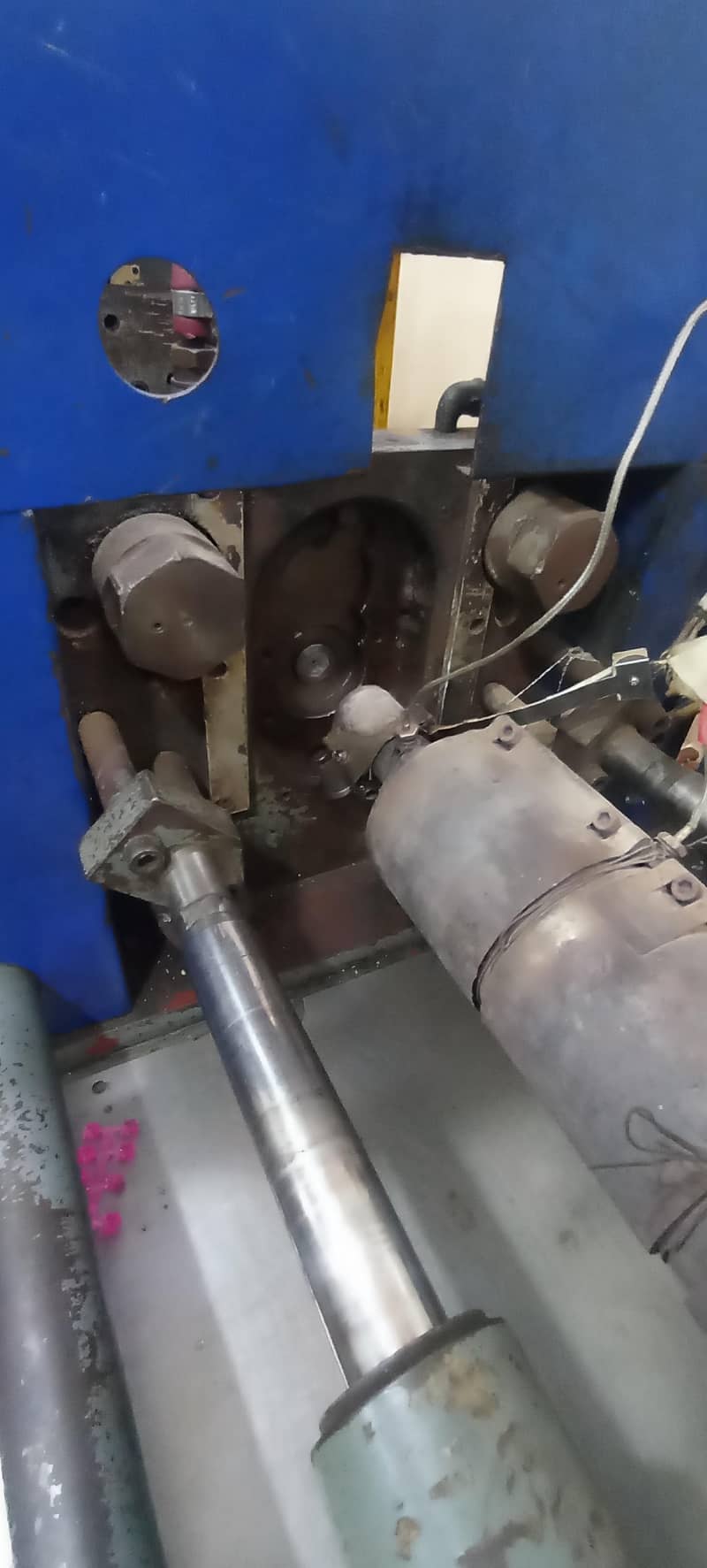 injection molding machine 1