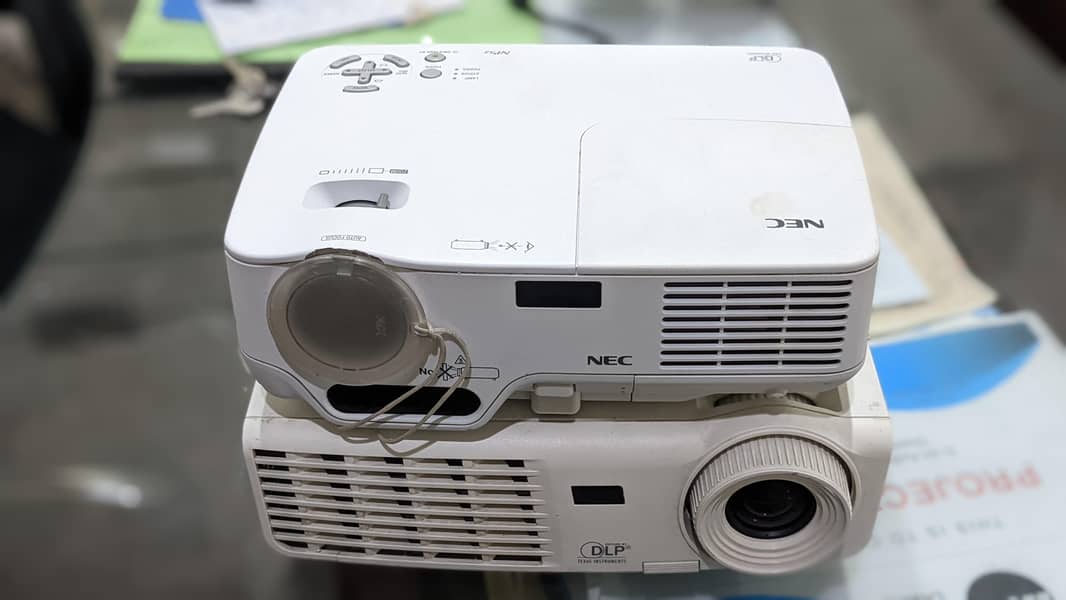 multimedia projector 1