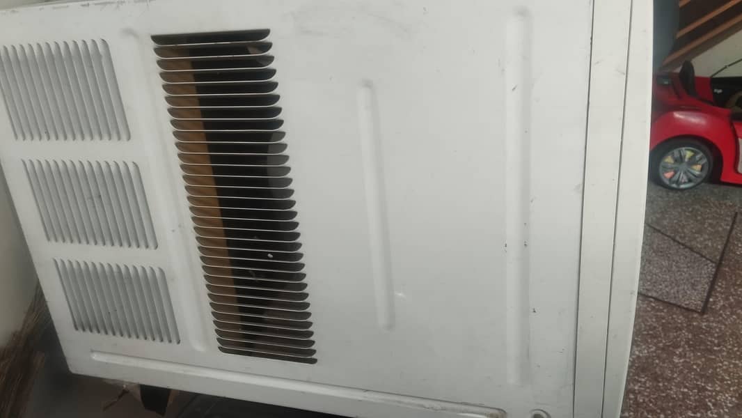 slightly used window AC 2
